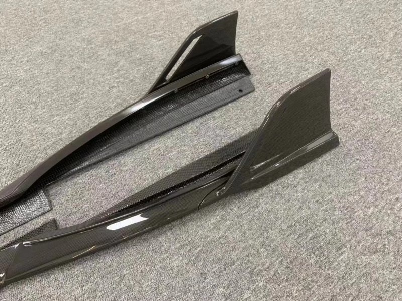 High Quality Fast Delivery Whole Sale Price Dry Carbon Fiber M Style Side Skirt Body Kits for F8